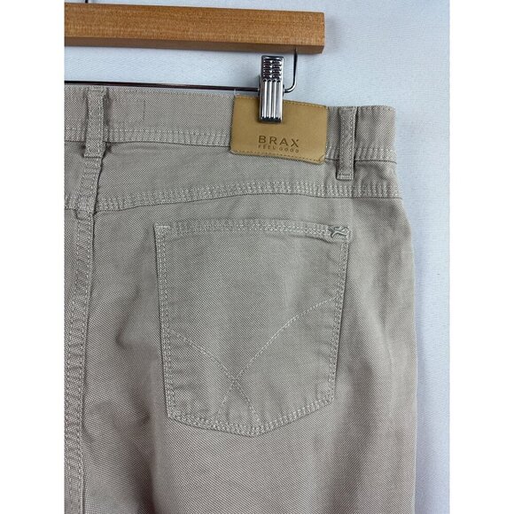 Men’s Brax Feel Good Size 26 Khaki Slacks - Picture 4 of 6